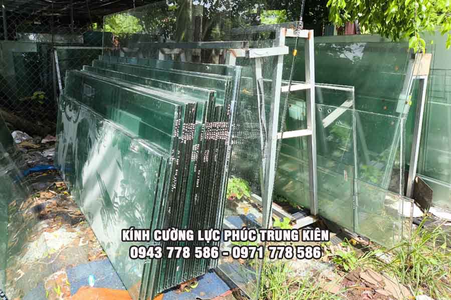 kính cường lực siêu trong